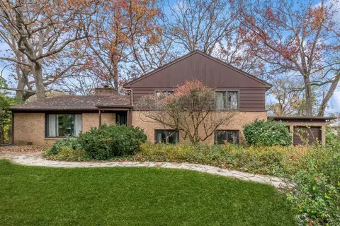 619 Garfield Ave, Lake Bluff, IL 60044