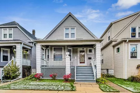 5045 W Dakin St, Chicago, IL 60641