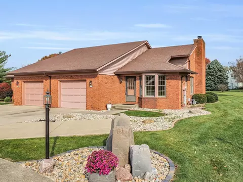 1432 Dickens Ct #0, Monticello, IL 61856
