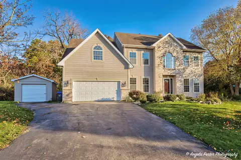 38409 N Creek Ct, Beach Park, IL 60087