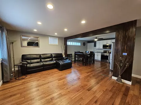 9502 3rd Ave, Cary, IL 60013 photo 3