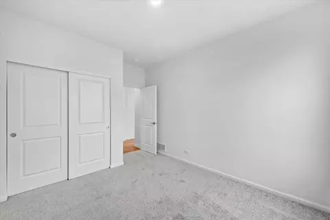 115 Hedgerow Dr, Elgin, IL 60124 photo 18