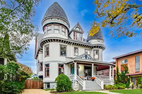 330 S Euclid Ave, Oak Park, IL 60302