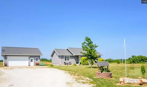 732 N 400 E Rd, Morrisonville, IL 62546