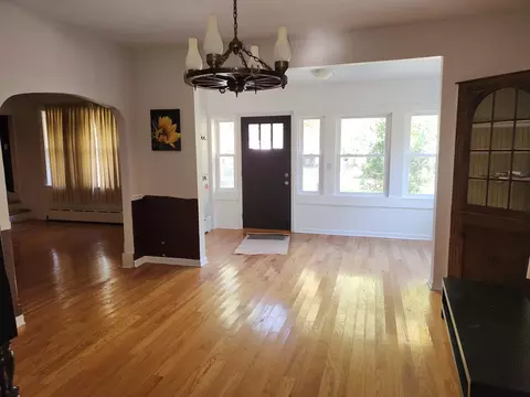 627 E Prairie Ave, Des Plaines, IL 60016 photo 4