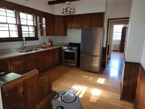627 E Prairie Ave, Des Plaines, IL 60016 photo 2
