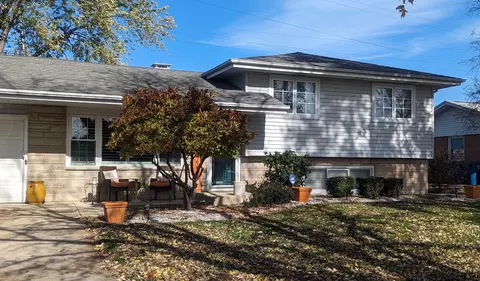 1720 Root St, Crest Hill, IL 60403 photo 2