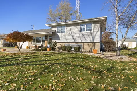 1720 Root St, Crest Hill, IL 60403 photo 3
