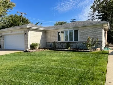 7731 N Oketo Ave, Niles, IL 60714