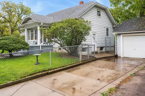 565 Oak St, Elgin, IL 60123 photo 21