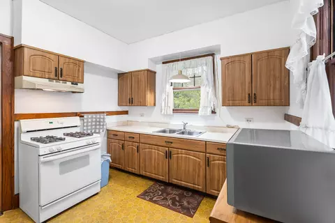 565 Oak St, Elgin, IL 60123 photo 8