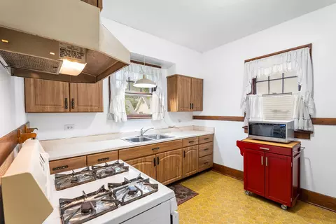 565 Oak St, Elgin, IL 60123 photo 7