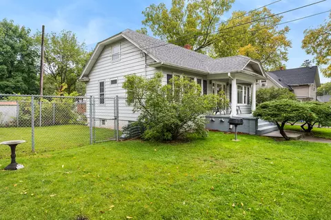 565 Oak St, Elgin, IL 60123 photo 20