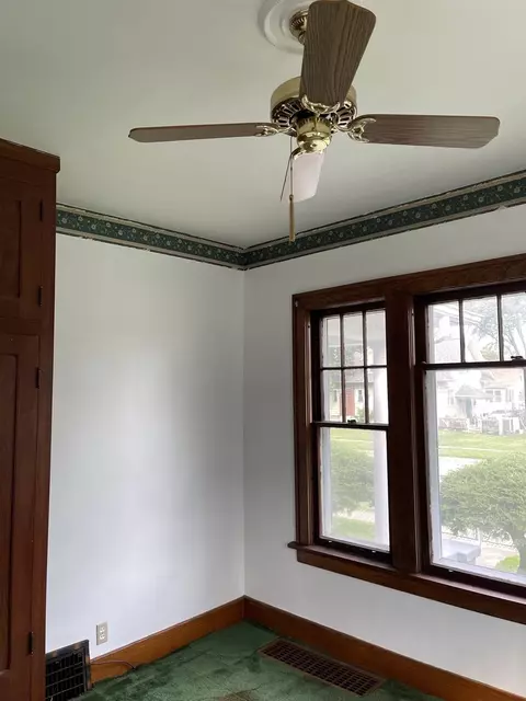565 Oak St, Elgin, IL 60123 photo 13