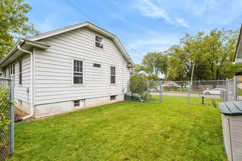 565 Oak St, Elgin, IL 60123 photo 19