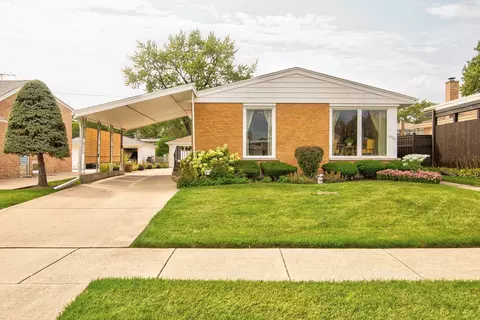 8722 N Oleander Ave, Niles, IL 60714