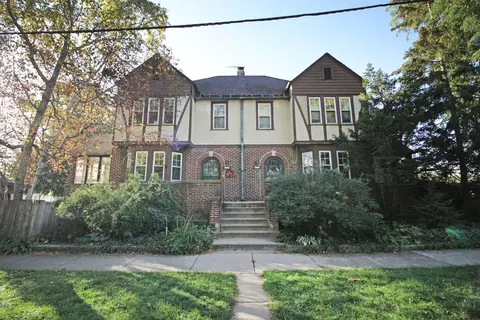 6946 35 St, Berwyn, IL 60402