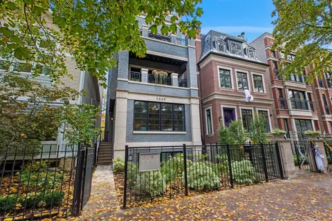 2049 N Bissell St #3, Chicago, IL 60614