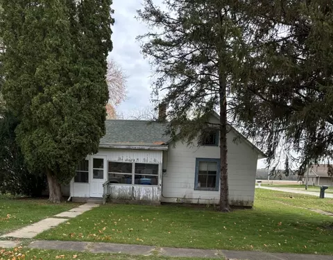 345 S Mound St, Tiskilwa, IL 61368