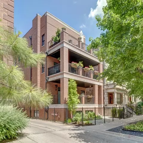 846 W Waveland Ave #3, Chicago, IL 60613
