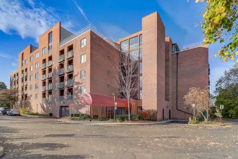 1450 Plymouth Ln #401, Elgin, IL 60123