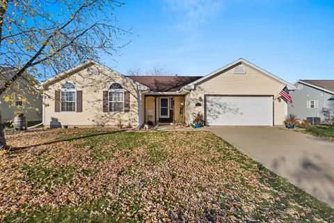 615 Hawthorne Dr, Saint Joseph, IL 61873