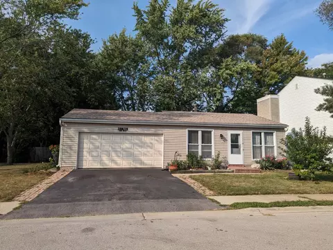 29 W729 Stevens Ct, Warrenville, IL 60555