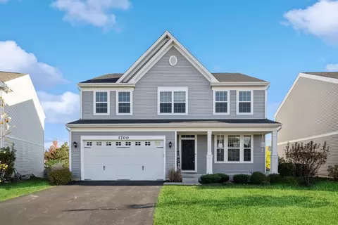 1700 Savannah Cir, Mundelein, IL 60060