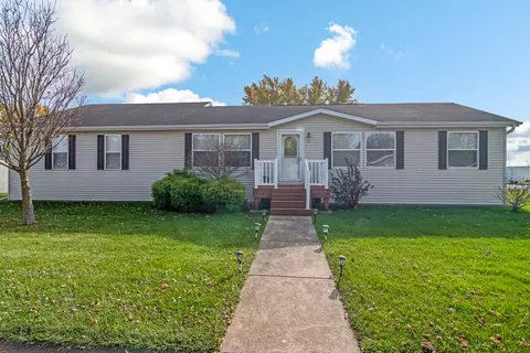 21 Chrissy Dr, Sandwich, IL 60548