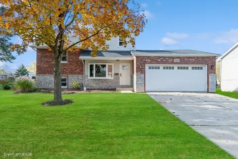 666 Adobe Ct, Carol Stream, IL 60188 photo 1