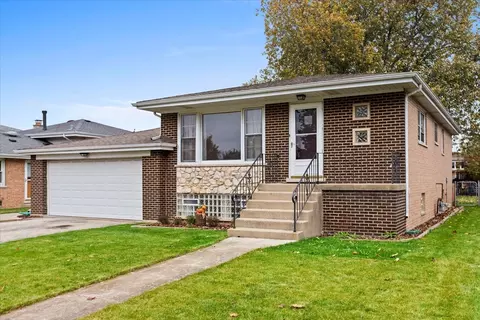 7916 W 81st Pl, Bridgeview, IL 60455