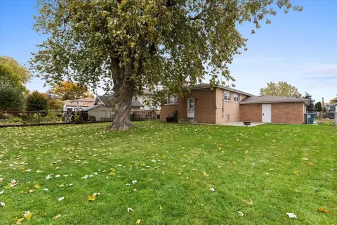 7916 W 81st Pl, Bridgeview, IL 60455 photo 15