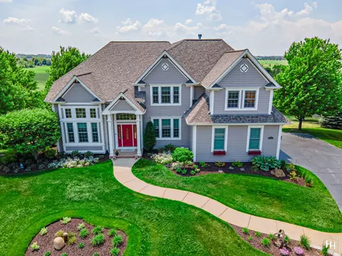 6205 Whiting Dr, Mchenry, IL 60050