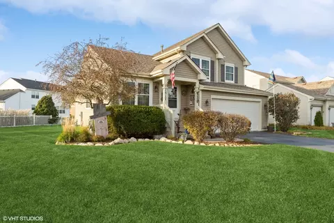 1517 Donegal Dr, Minooka, IL 60447