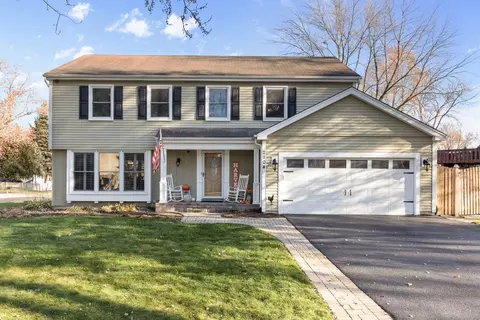 2104 Saber Ct, Naperville, IL 60565