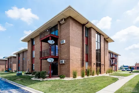 15724 Terrace Dr #02, Oak Forest, IL 60452
