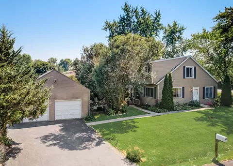 303 Jackson Blvd, Grayslake, IL 60030