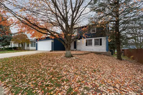 1403 Dover Rd, Bloomington, IL 61704 photo 2