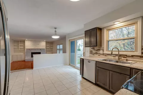 1403 Dover Rd, Bloomington, IL 61704 photo 10