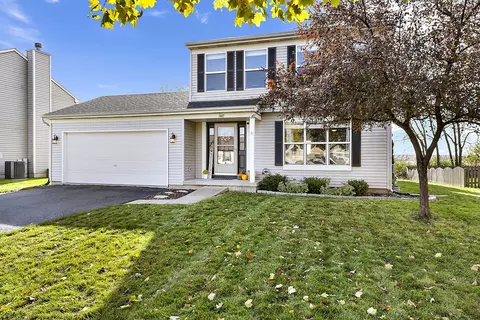 1405 Chestnut Ln, Yorkville, IL 60560
