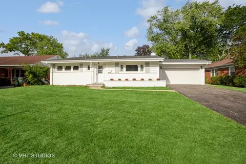 828 S Arlington Heights Rd, Arlington Heights, IL 60005