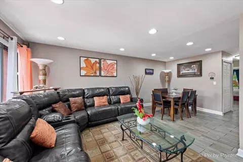 1354 Elder Dr, Aurora, IL 60506 photo 4