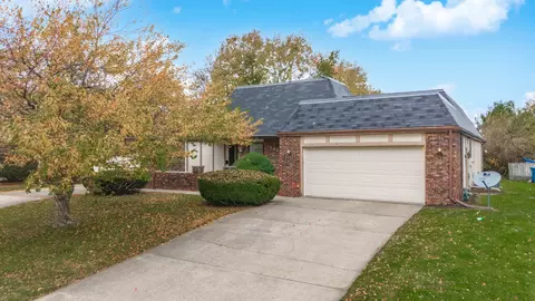 702 Golfcrest Rd #B, Normal, IL 61761 photo 3