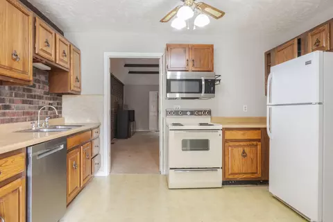 702 Golfcrest Rd #B, Normal, IL 61761 photo 14