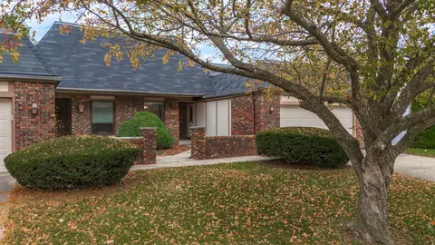 702 Golfcrest Rd #B, Normal, IL 61761 photo 27