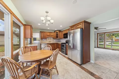 665 Olive St, Hoffman Estates, IL 60169 photo 7