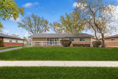 665 Olive St, Hoffman Estates, IL 60169 photo 2