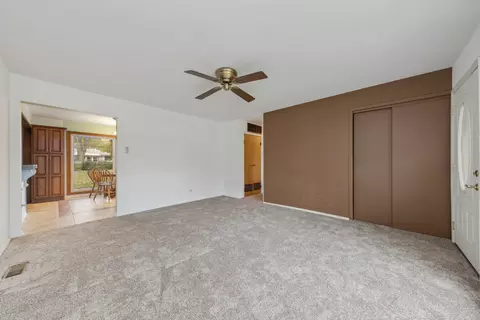 665 Olive St, Hoffman Estates, IL 60169 photo 4