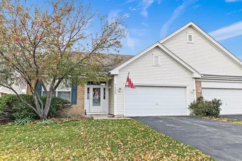 1495 Waterside Dr #1495, Dekalb, IL 60115