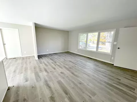 2309 Manor Ln, Mchenry, IL 60051 photo 9
